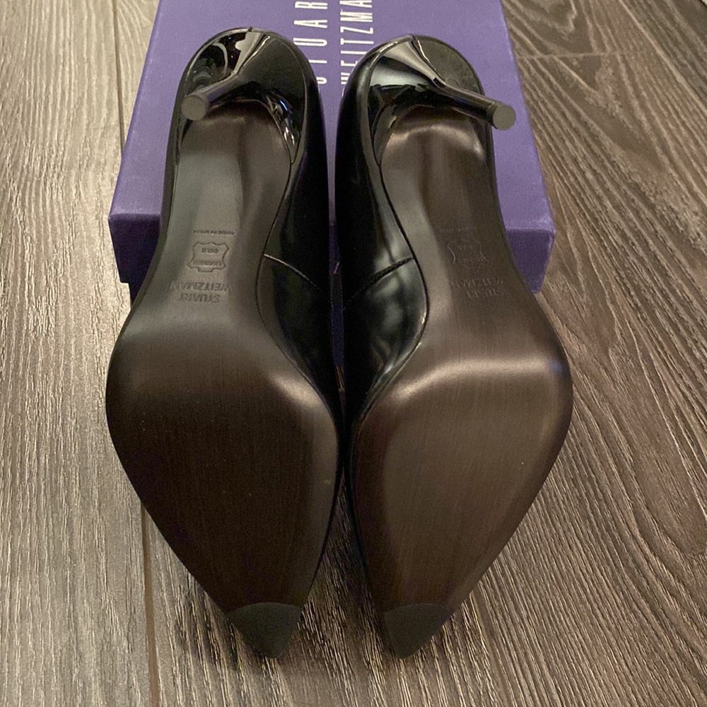 Brand new, never worn black Stuart Weitzman pumps. - Picture 4 of 4